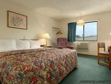 Super 8 by Wyndham Norfolk Motel Eksteriør bilde
